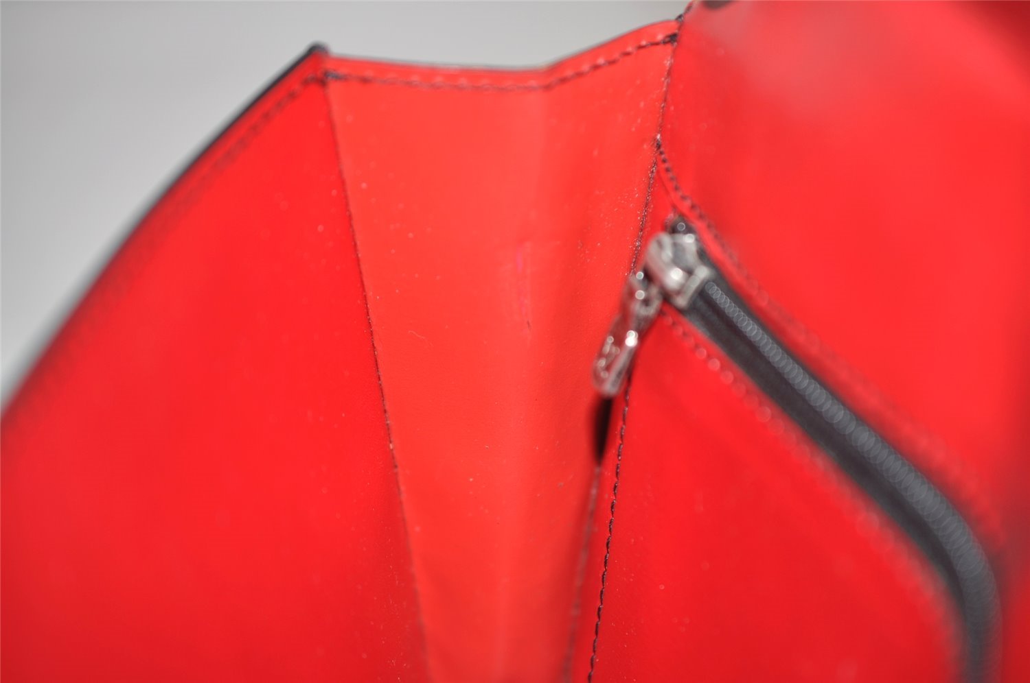 Authentic Louis Vuitton Epi Arche 2Way Shoulder Clutch Bag Red M52577 LV 6789I