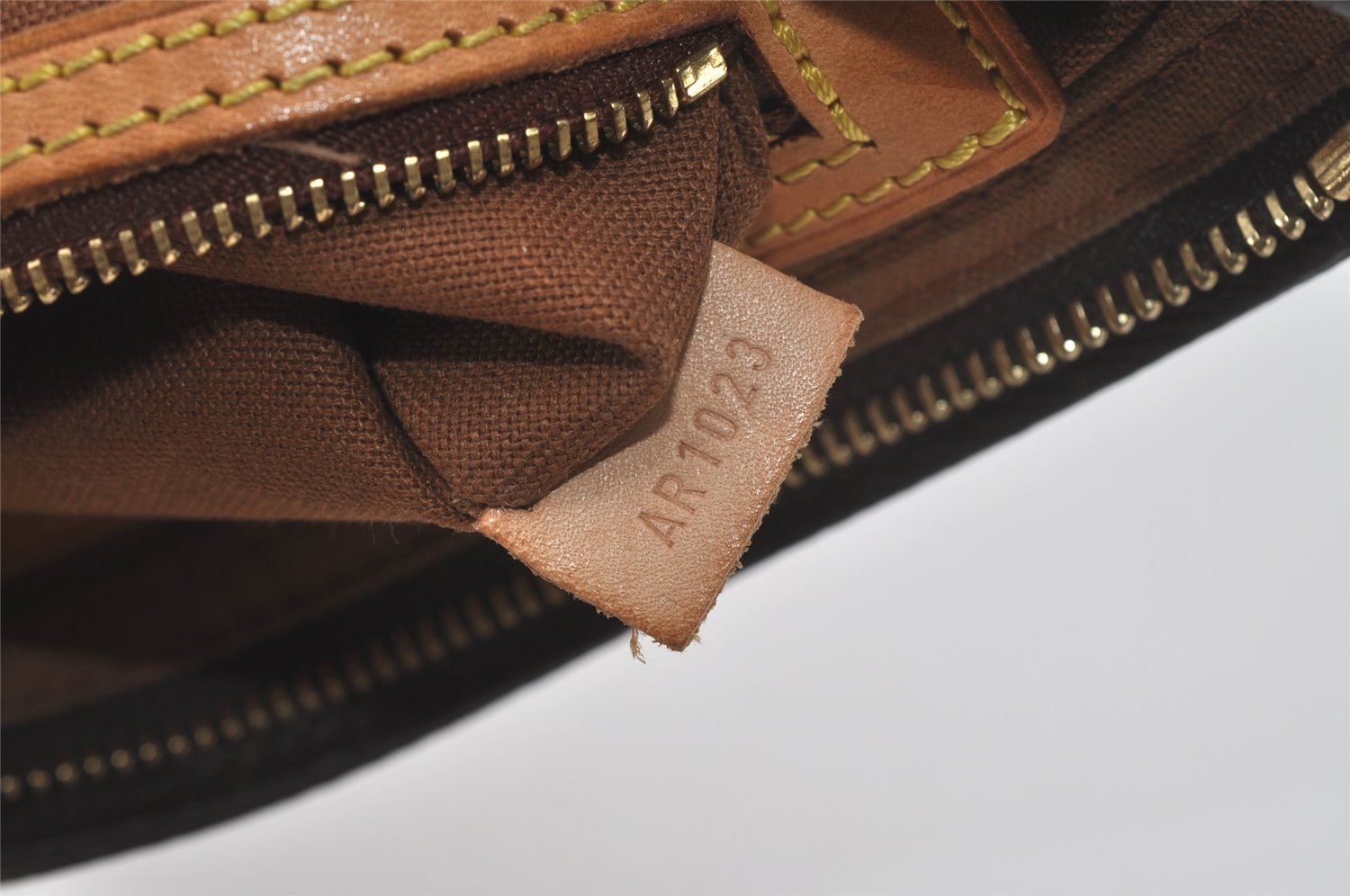 Authentic Louis Vuitton Monogram Trotteur Shoulder Cross Bag M51240 Junk 6791I