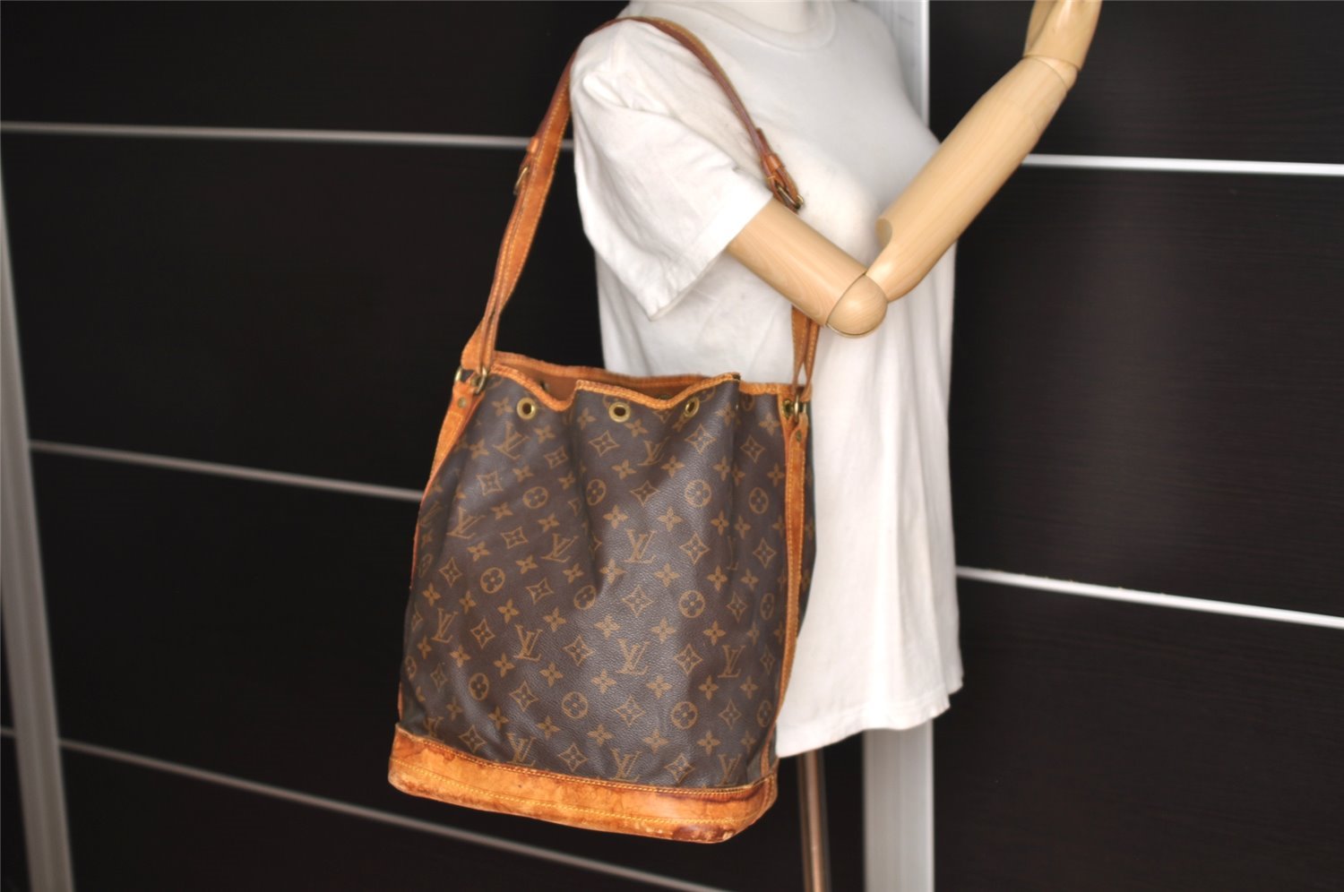 Authentic Louis Vuitton Monogram Noe Shoulder Drawstring Bag M42224 LV 6793I