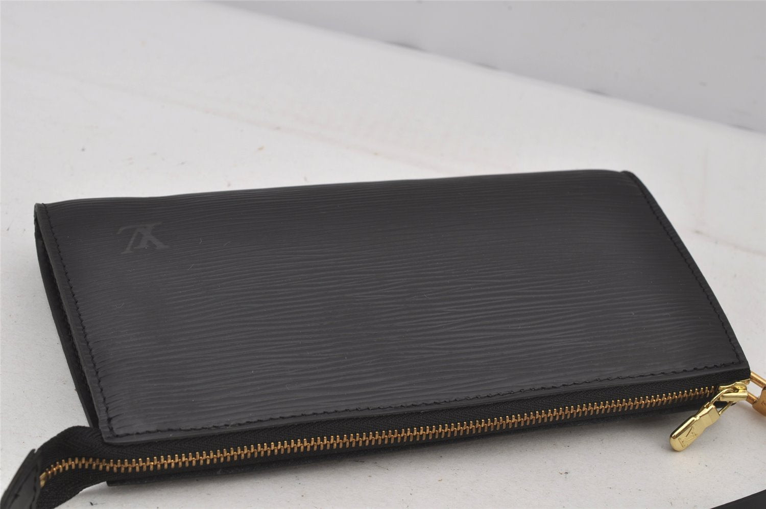 Authentic Louis Vuitton Epi Pochette Accessoires Pouch Black M52952 LV 6809J