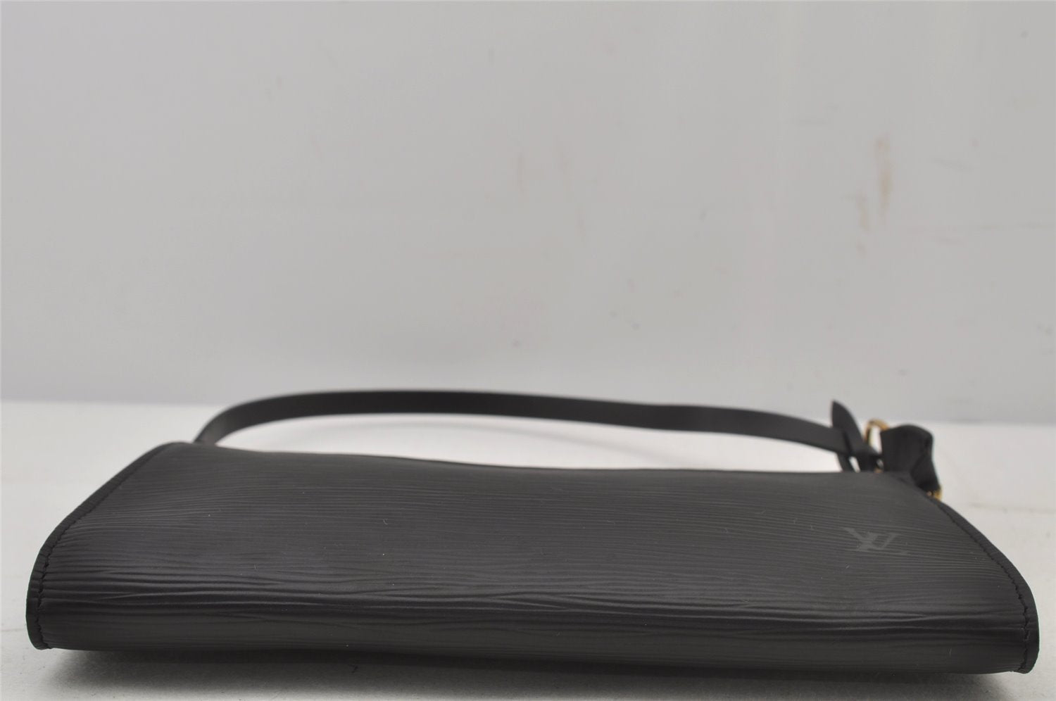 Authentic Louis Vuitton Epi Pochette Accessoires Pouch Black M52952 LV 6809J