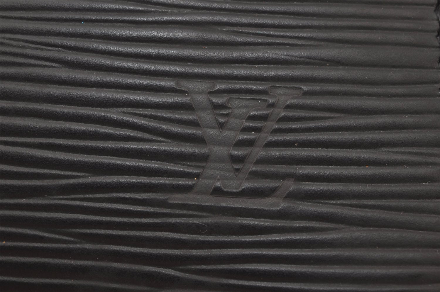 Authentic Louis Vuitton Epi Pochette Accessoires Pouch Black M52952 LV 6809J