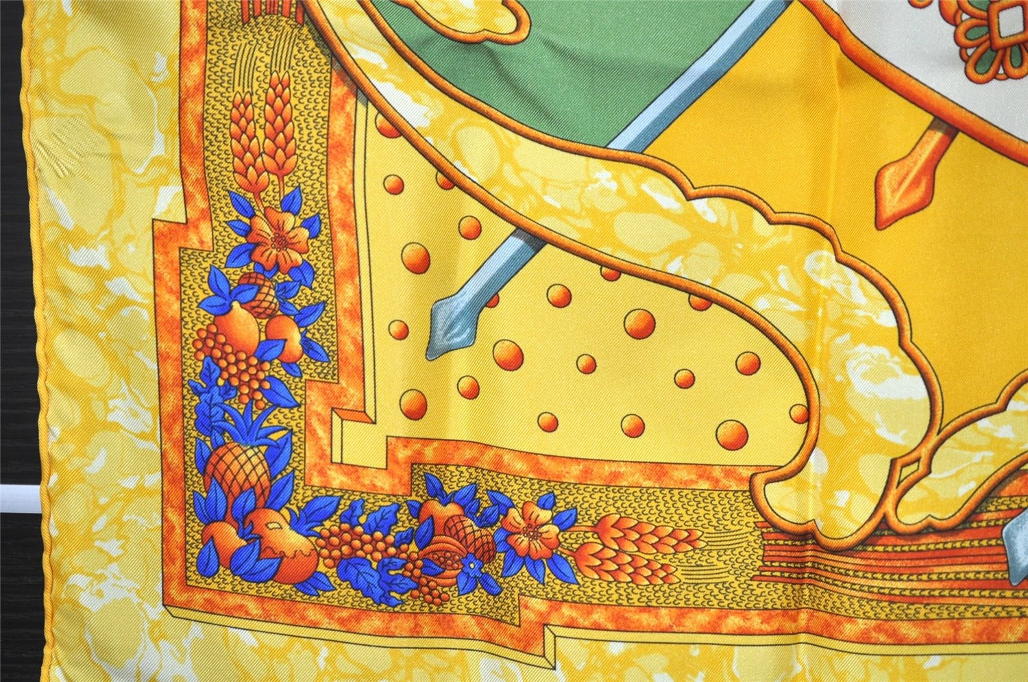 Authentic HERMES Carre 90 Scarf 