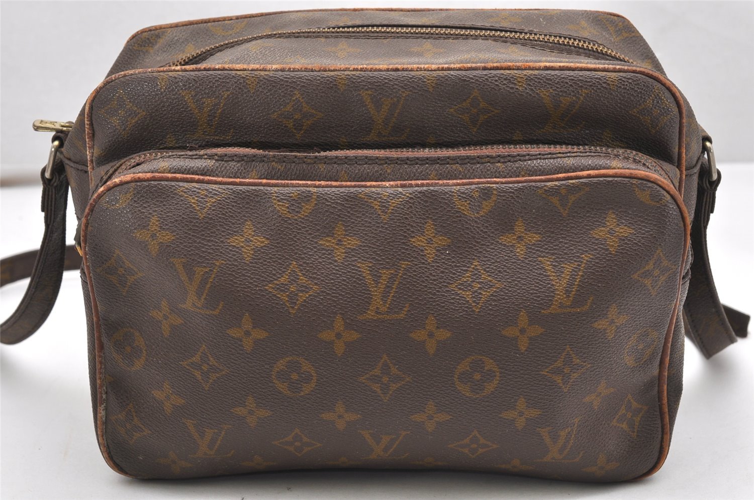 Authentic Louis Vuitton Monogram Nile Shoulder Cross Body Bag Old Model LV 6817K