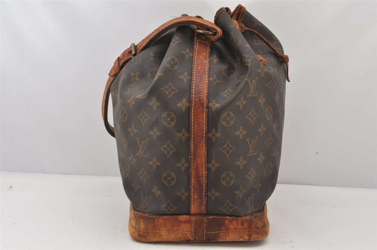 Authentic Louis Vuitton Monogram Noe Shoulder Drawstring Bag M42224 LV 6820K