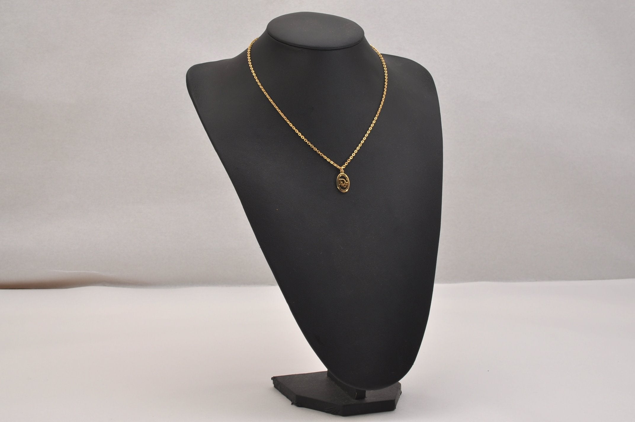 Authentic Christian Dior Gold Tone Chain Pendant Necklace CD 6827J