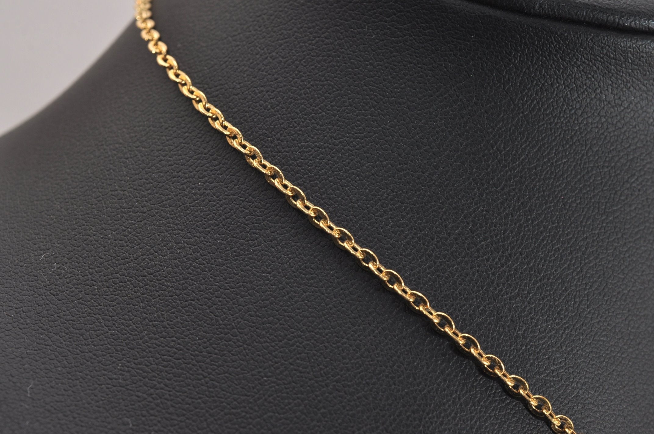 Authentic Christian Dior Gold Tone Chain Pendant Necklace CD 6827J