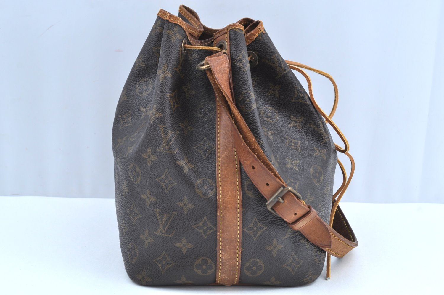 Authentic Louis Vuitton Monogram Petit Noe M42226 Shoulder Drawstring Bag 6830H
