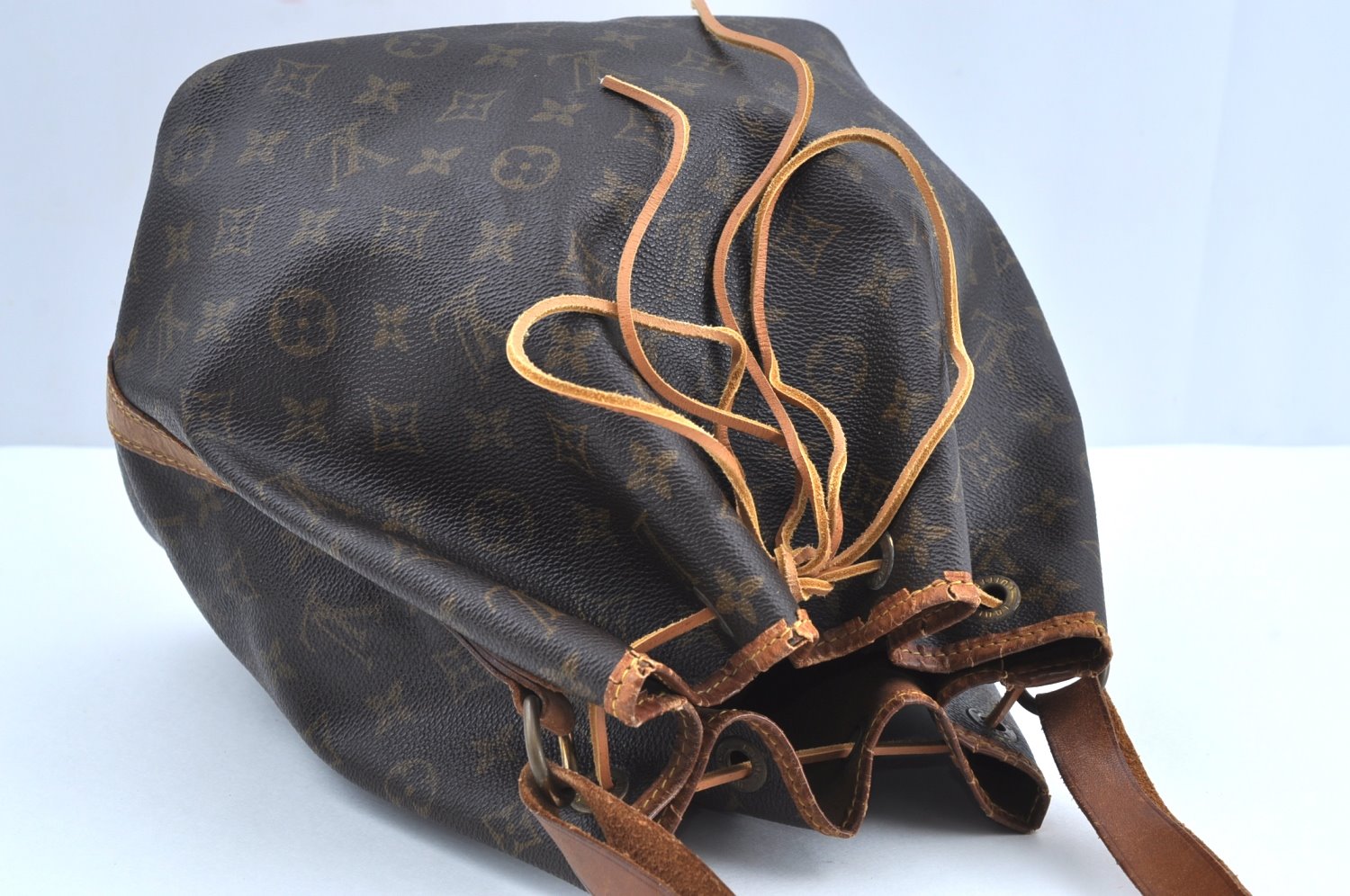 Authentic Louis Vuitton Monogram Petit Noe M42226 Shoulder Drawstring Bag 6830H