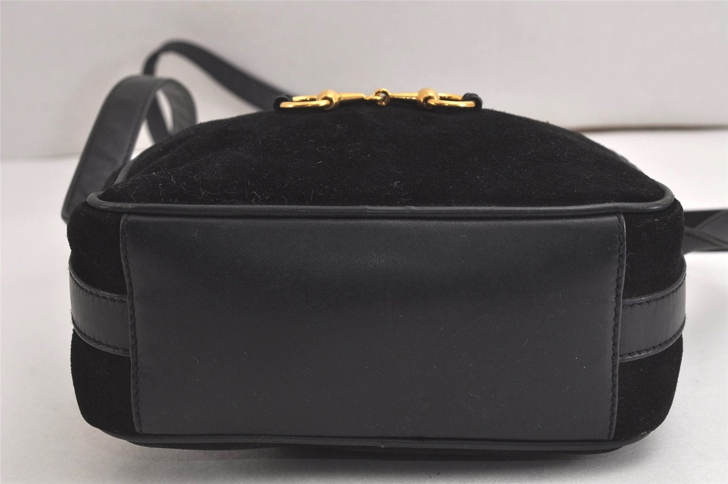 Authentic GUCCI Horsebit Shoulder Cross Body Bag Suede Leather Black Junk 6840J