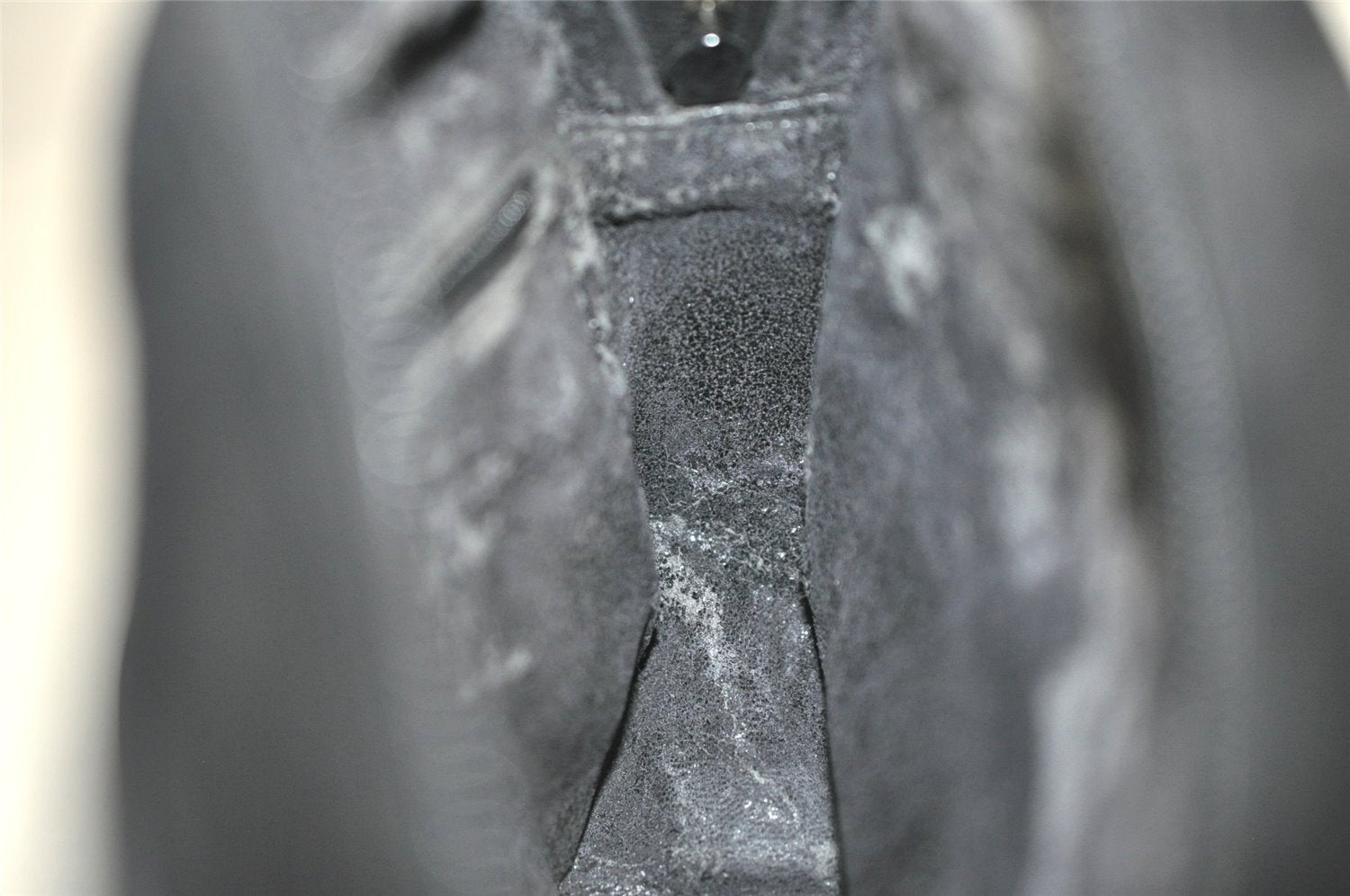 Authentic GUCCI Horsebit Shoulder Cross Body Bag Suede Leather Black Junk 6840J