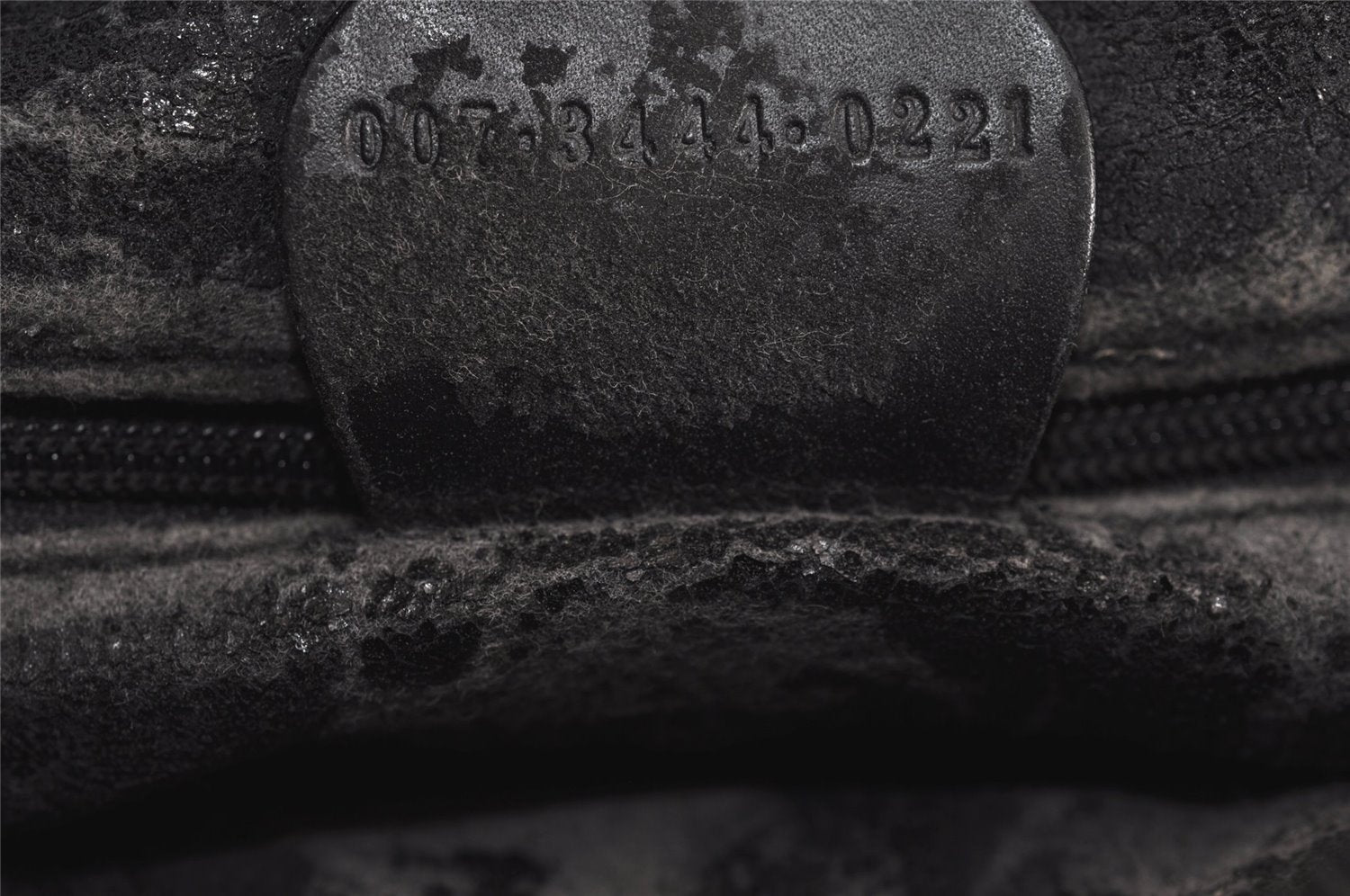 Authentic GUCCI Horsebit Shoulder Cross Body Bag Suede Leather Black Junk 6840J