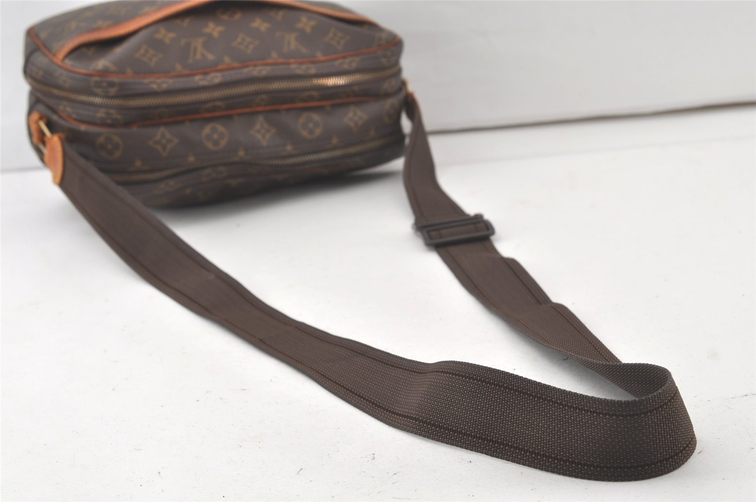 Authentic Louis Vuitton Monogram Reporter PM Shoulder Cross Bag M45254 LV 6842K