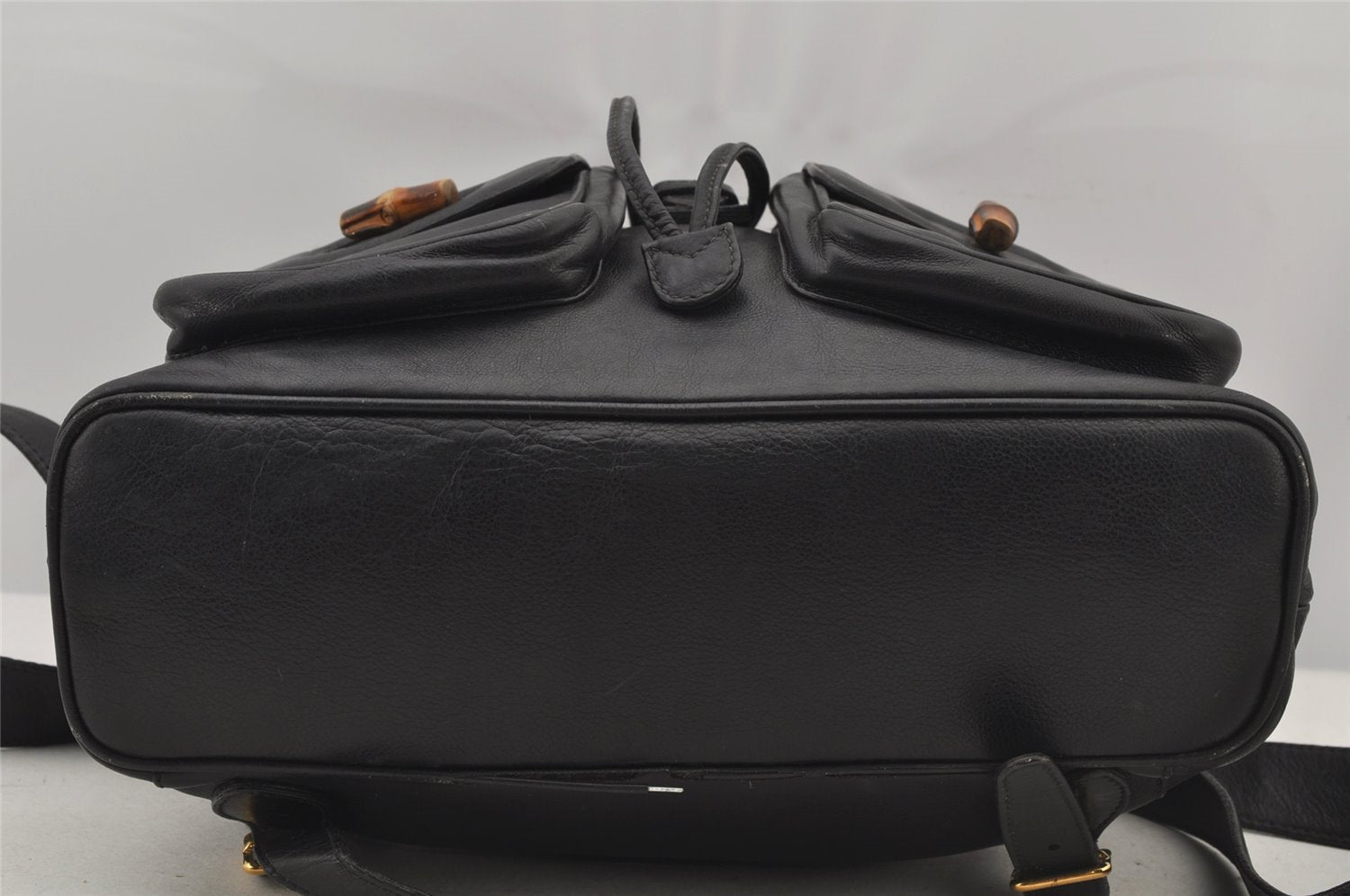 Authentic GUCCI Vintage Bamboo Drawstring Backpack Leather Black 6845J