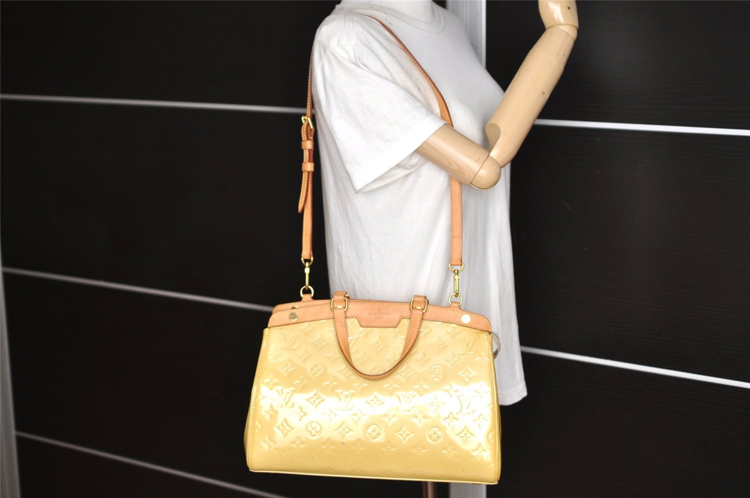 Authentic Louis Vuitton Vernis Brea MM 2Way Hand Bag Yellow M90108 LV 6850K