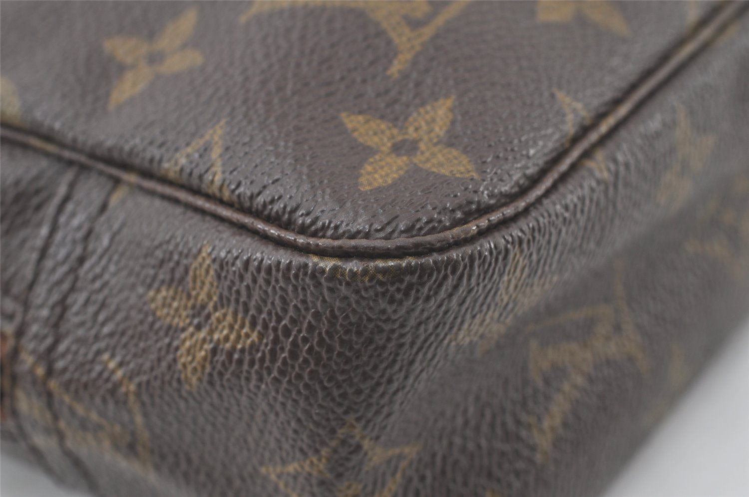 Auth Louis Vuitton Monogram Trousse Toilette 23 Clutch Hand Bag M47524 LV 6862K