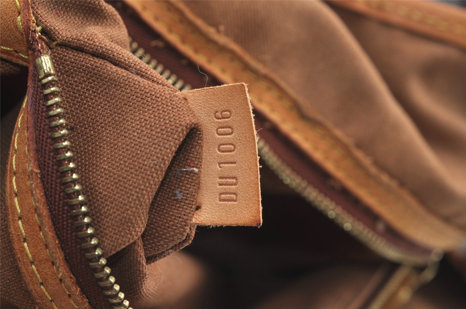 Authentic Louis Vuitton Monogram Batignolles Horizontal Tote Bag M51154 LV 6870J