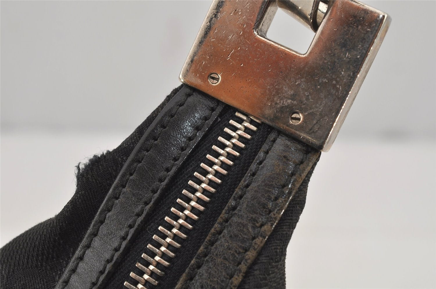 Authentic GUCCI Vintage Shoulder Bag Purse GG Canvas Leather 0013814 Black 6876J