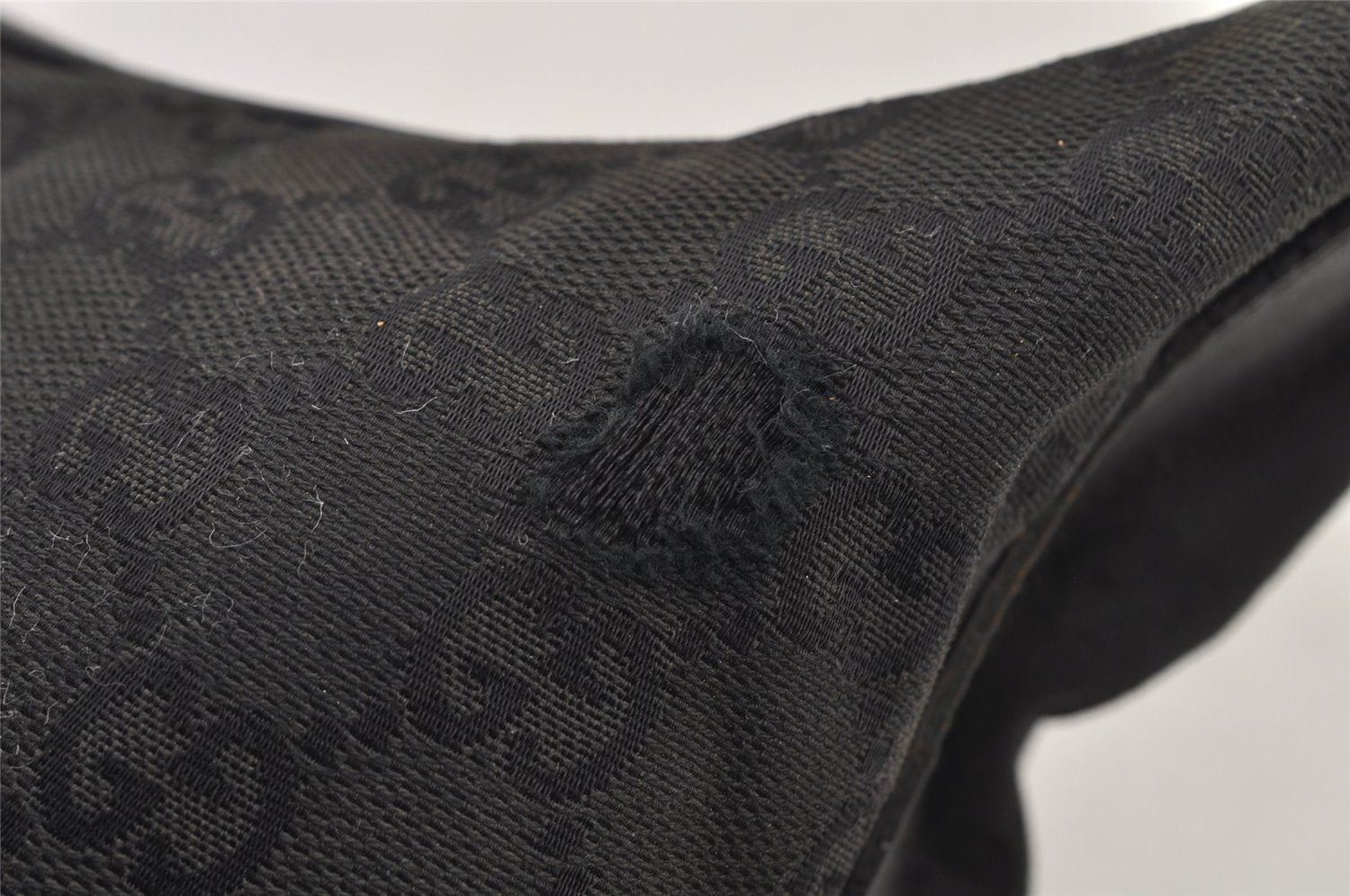 Authentic GUCCI Vintage Shoulder Bag Purse GG Canvas Leather 0013814 Black 6876J