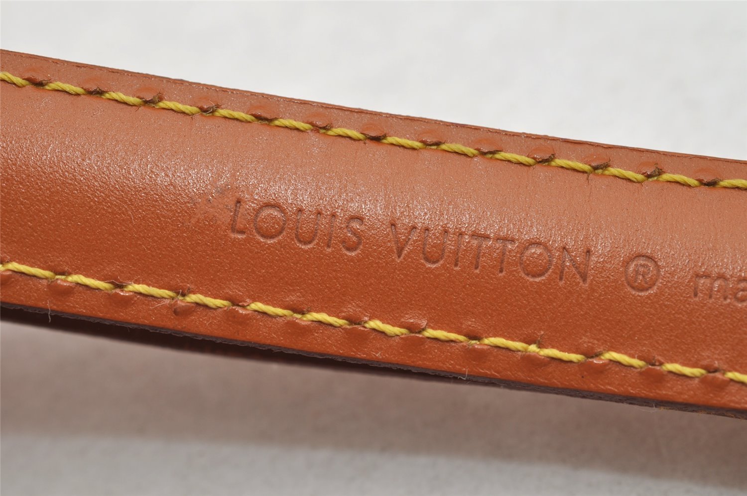 Authentic Louis Vuitton Leather Shoulder Strap Brown 40.9-47.6