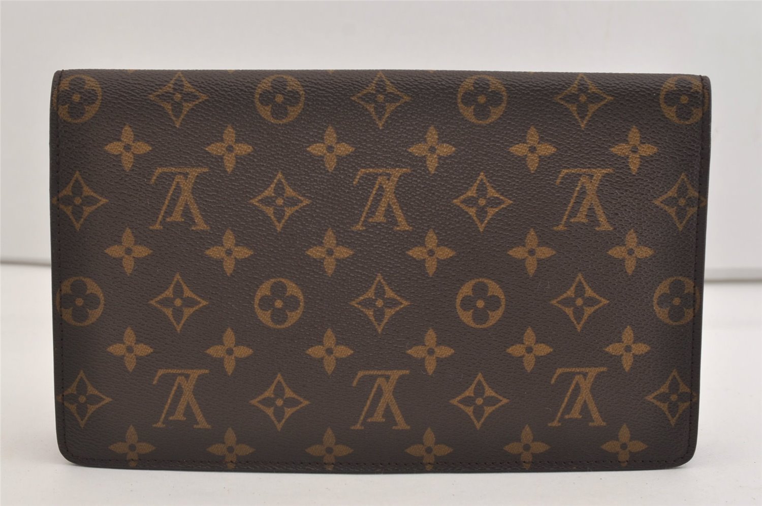 Authentic Louis Vuitton Monogram Chaillot Clutch Bag LV 6881J