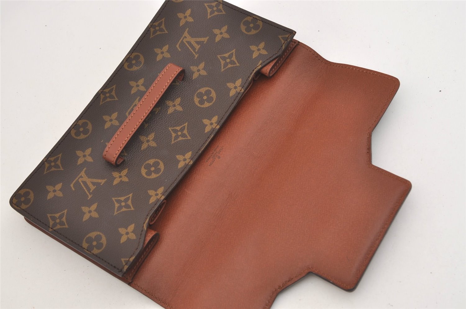 Authentic Louis Vuitton Monogram Chaillot Clutch Bag LV 6881J