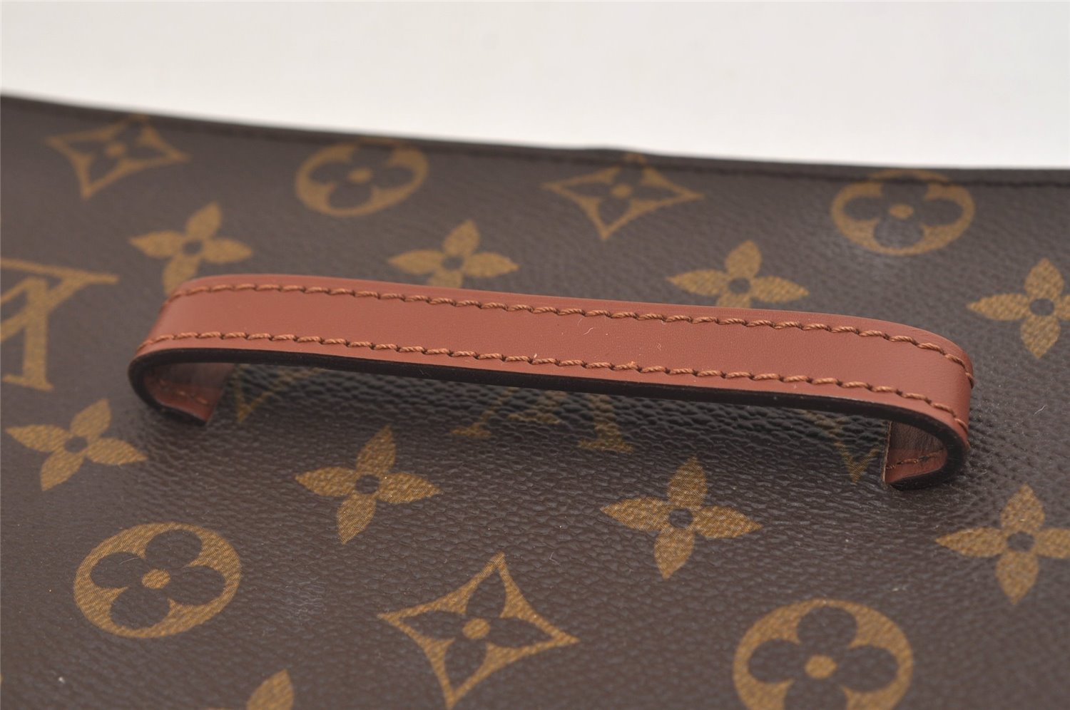 Authentic Louis Vuitton Monogram Chaillot Clutch Bag LV 6881J