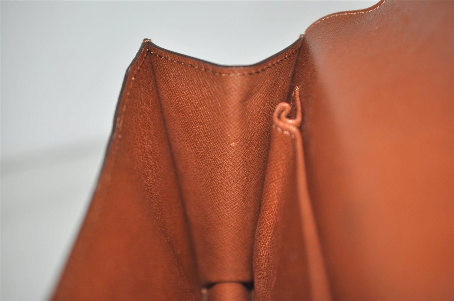 Authentic Louis Vuitton Monogram Chaillot Clutch Bag LV 6881J