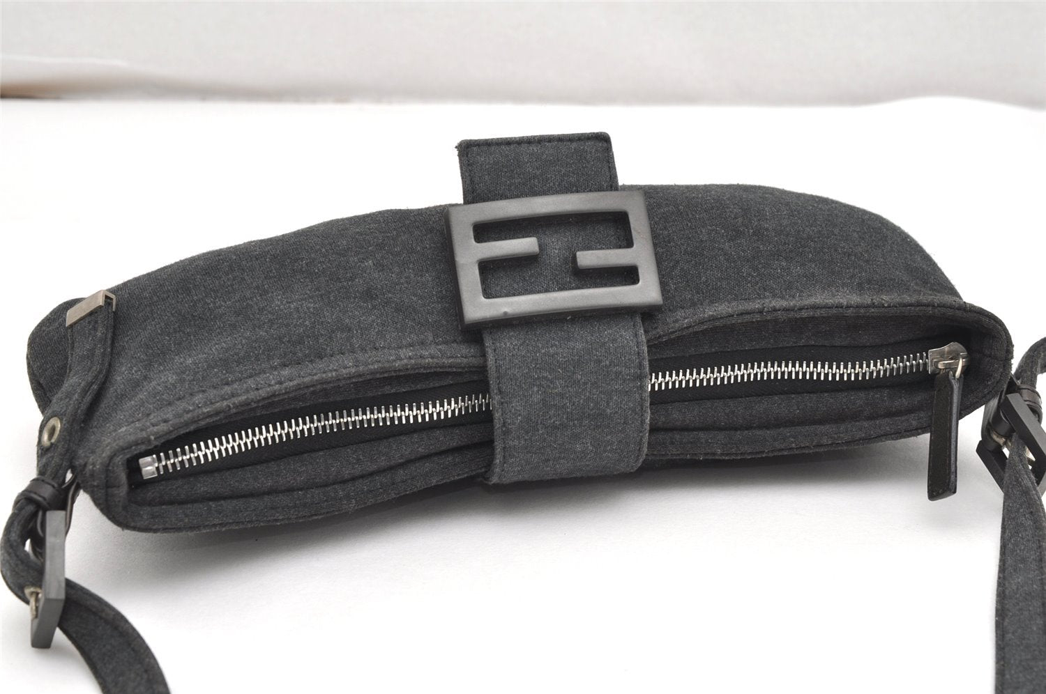 Authentic FENDI Shoulder Cross Body Bag Purse Sweat Leather Gray Junk 6885K