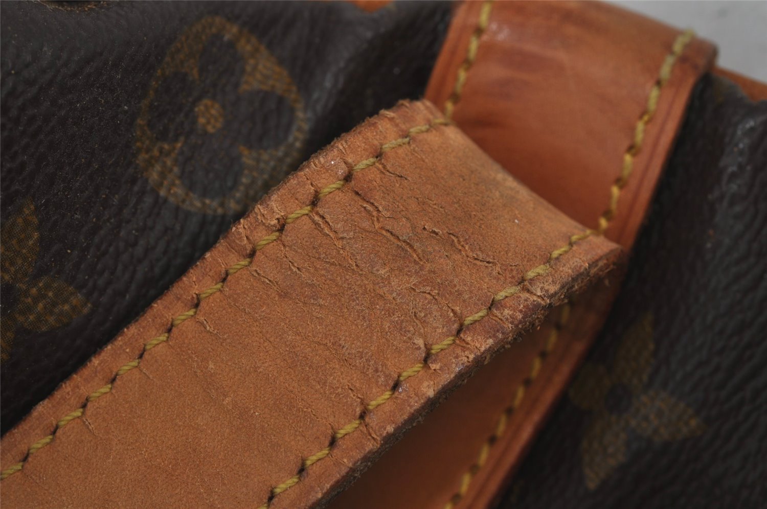 Authentic Louis Vuitton Monogram Saumur 35 Shoulder Cross Bag M42254 LV 6893J