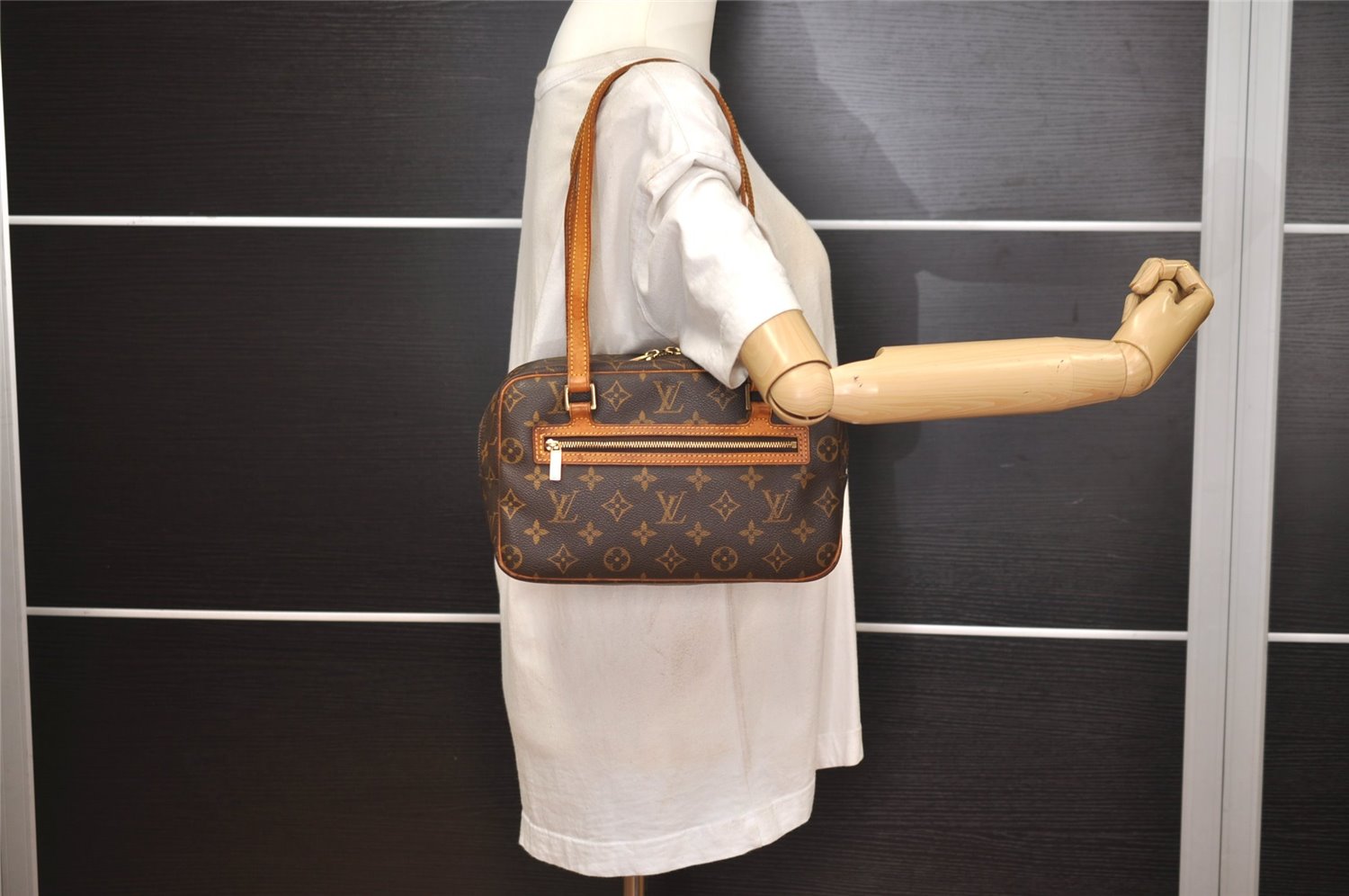 Authentic Louis Vuitton Monogram Cite MM Shoulder Bag M51182 LV 6897J
