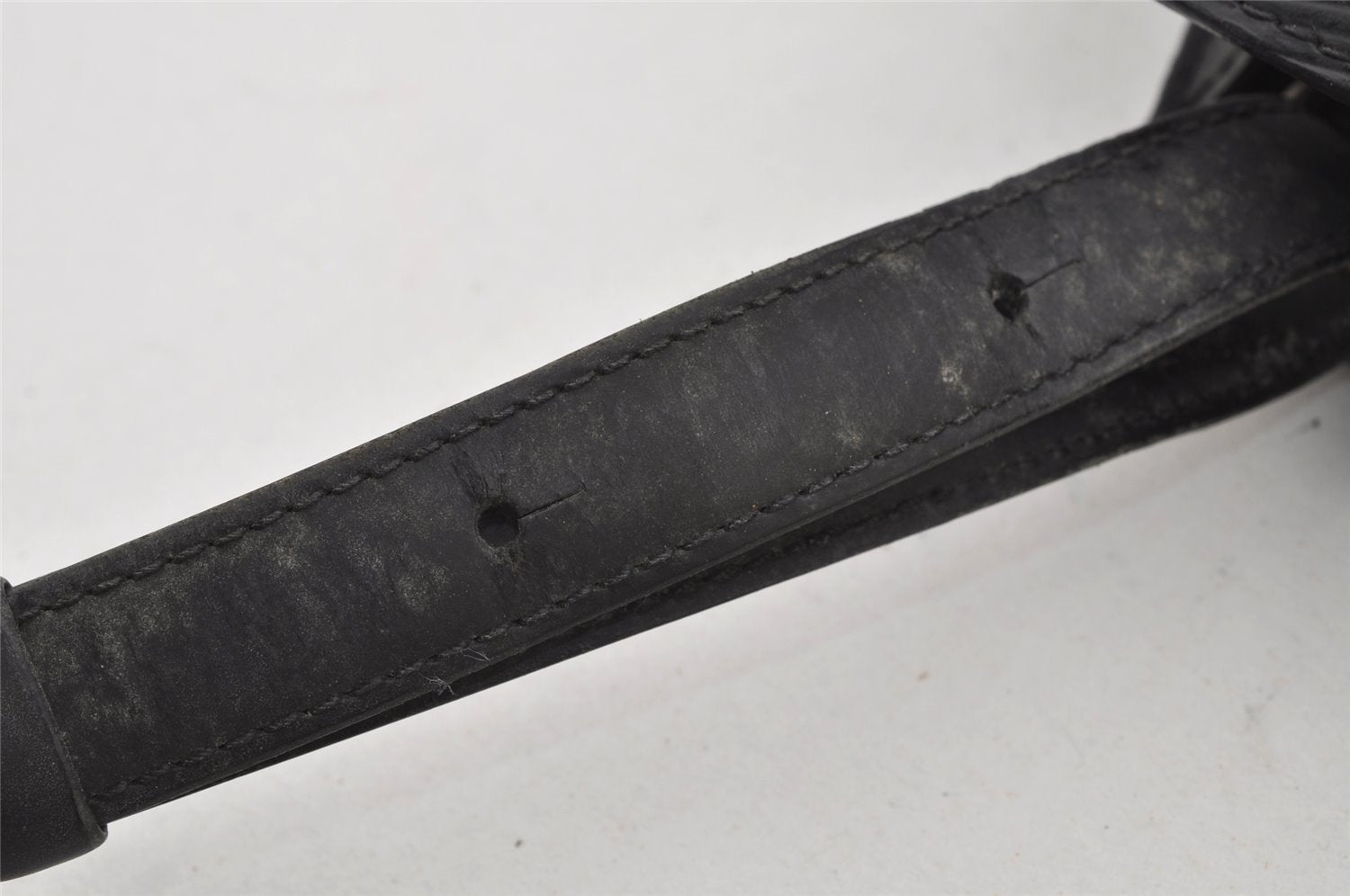 Authentic Louis Vuitton Epi Cluny Shoulder Bag Purse Black M52252 LV 6899J