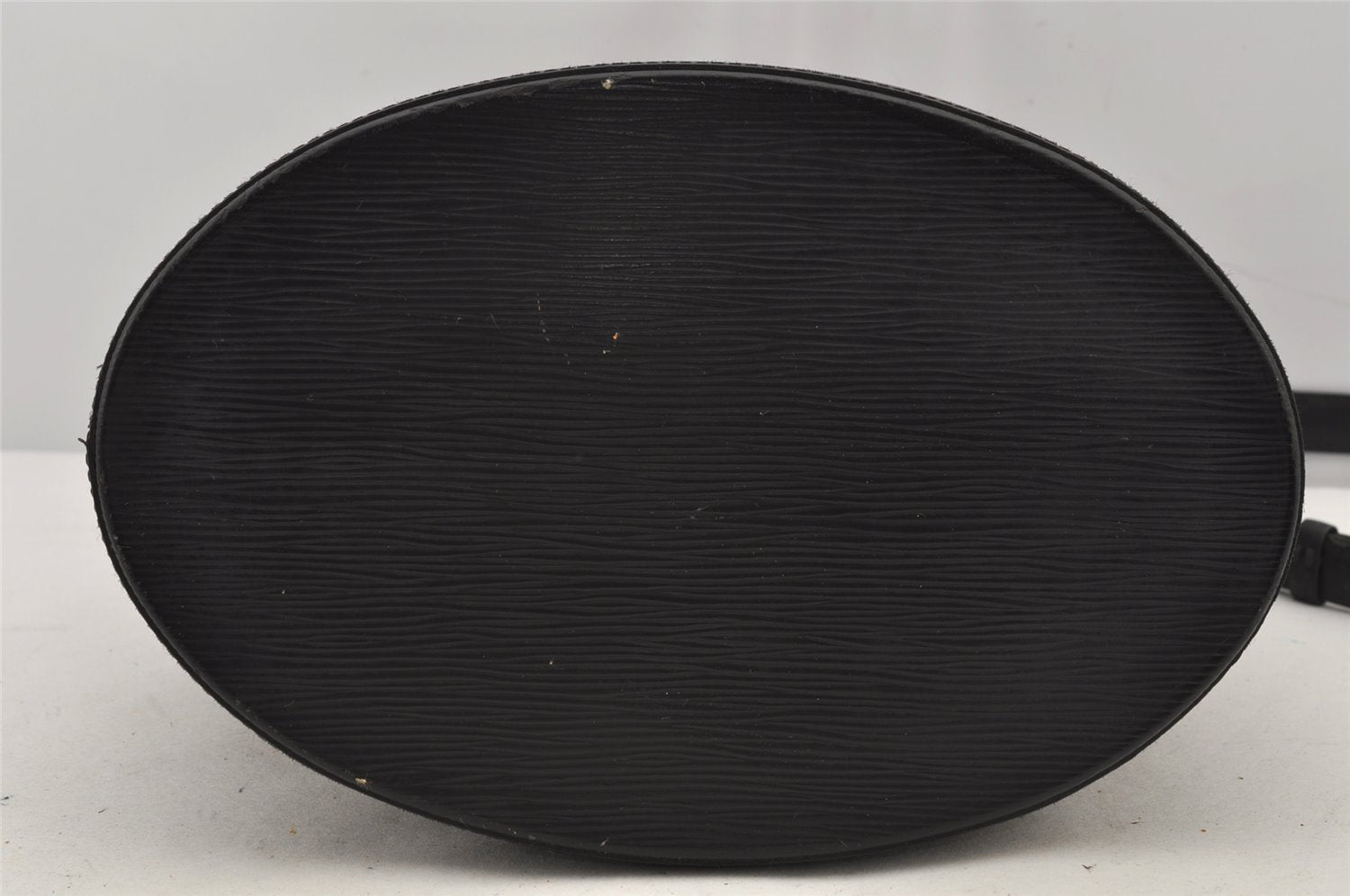 Authentic Louis Vuitton Epi Cluny Shoulder Bag Purse Black M52252 LV 6899J