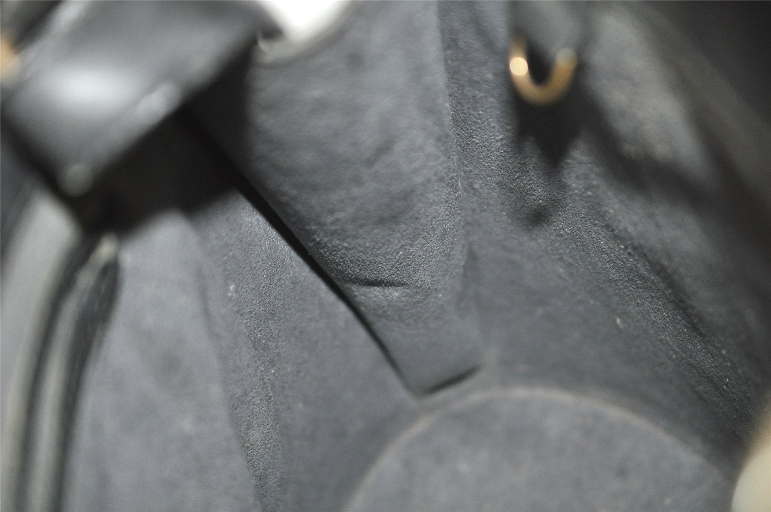 Authentic Louis Vuitton Epi Cluny Shoulder Bag Purse Black M52252 LV 6899J