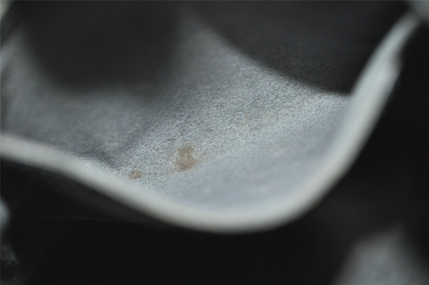 Authentic Louis Vuitton Epi Cluny Shoulder Bag Purse Black M52252 LV 6899J