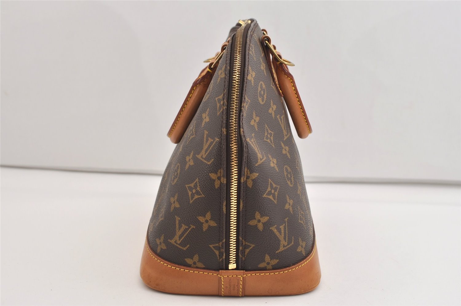Authentic Louis Vuitton Monogram Alma Hand Bag Purse M51130 LV 6905J