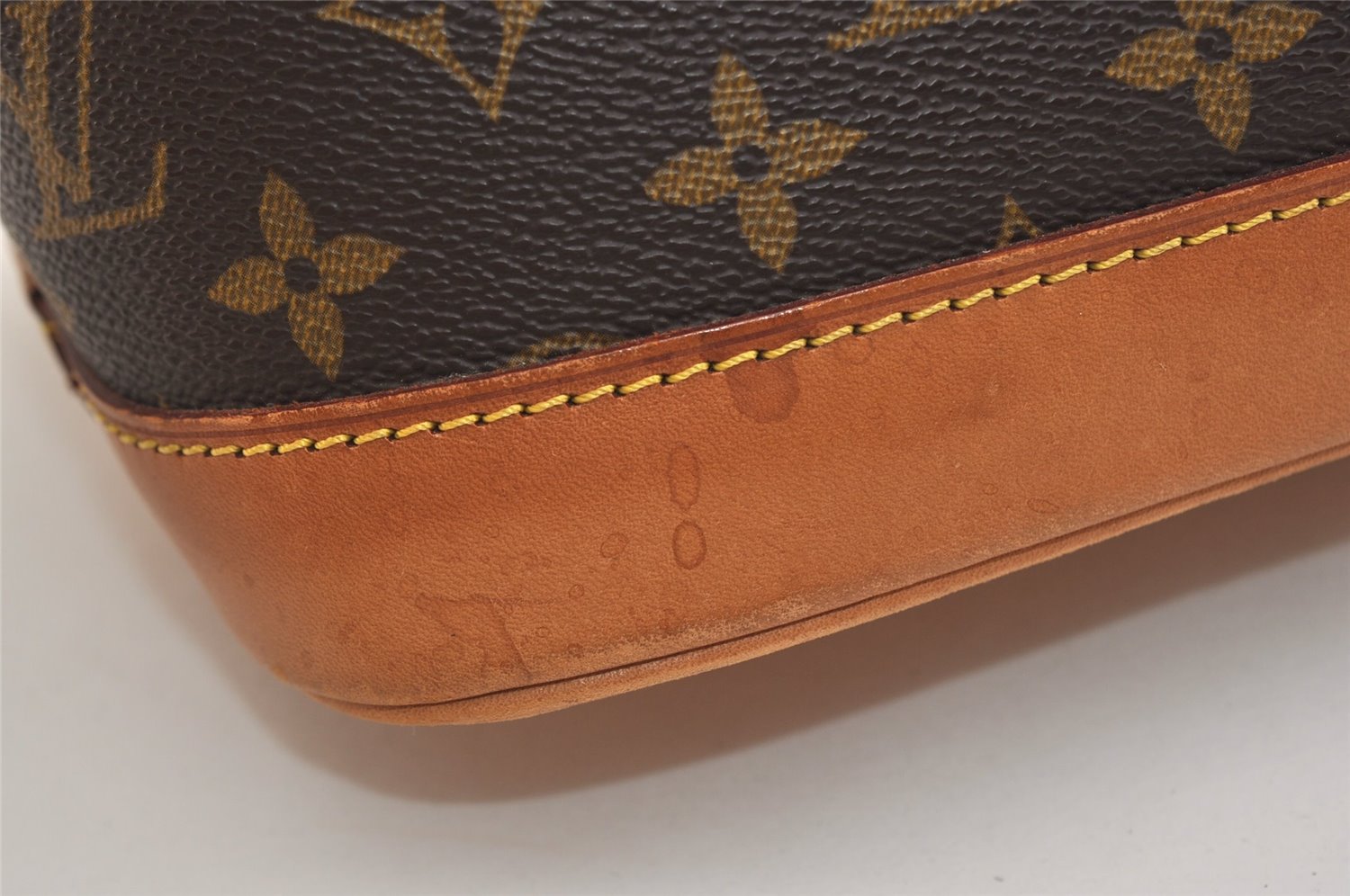 Authentic Louis Vuitton Monogram Alma Hand Bag Purse M51130 LV 6905J