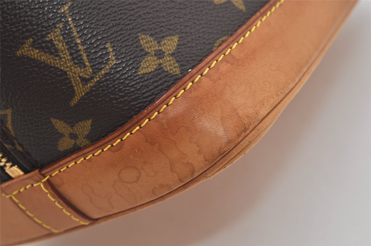 Authentic Louis Vuitton Monogram Alma Hand Bag Purse M51130 LV 6905J