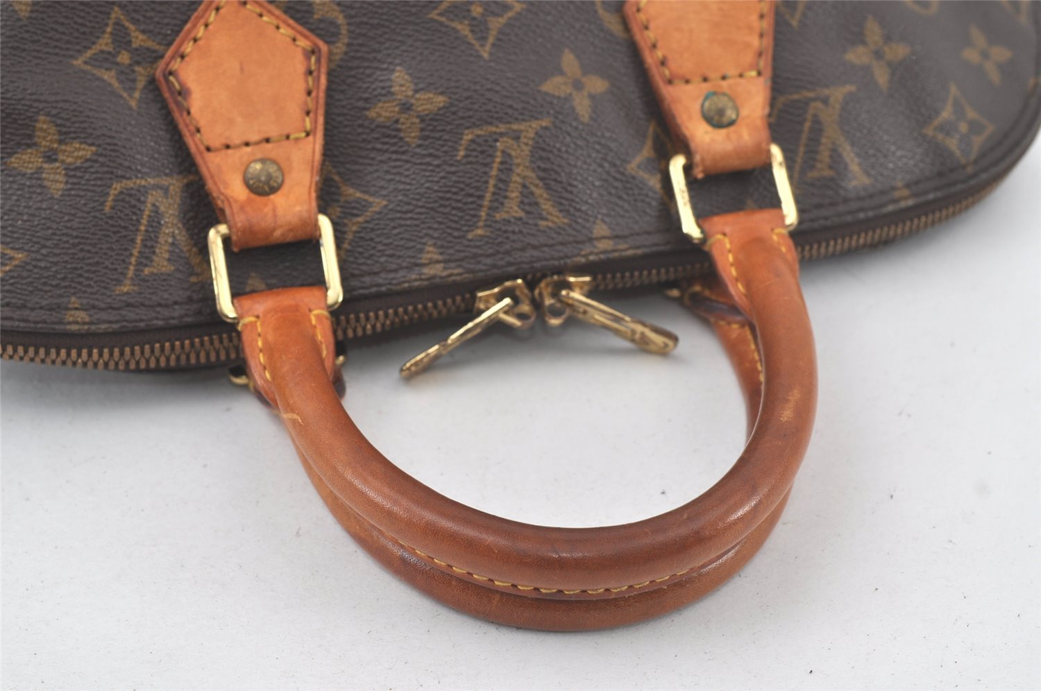 Authentic Louis Vuitton Monogram Alma Hand Bag Purse M51130 LV 6905K