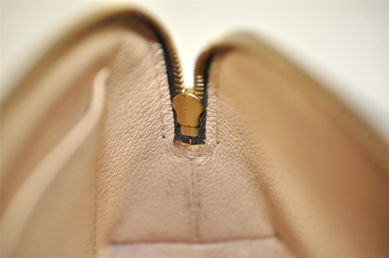 Authentic Louis Vuitton Monogram Pochette Cosmetic Pouch M47515 LV 6913I