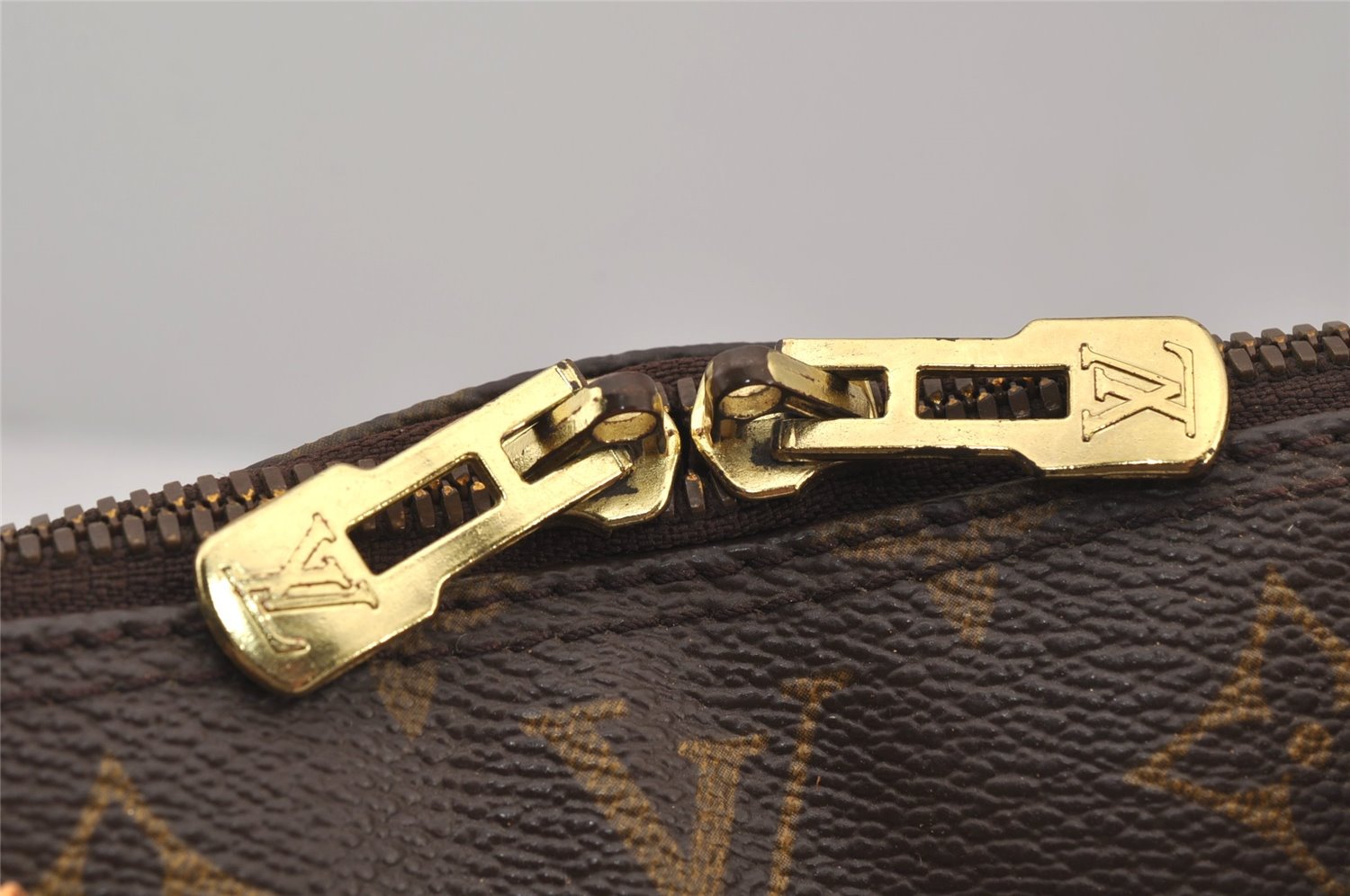 Authentic Louis Vuitton Monogram Alma Hand Bag Purse M51130 LV 6914J