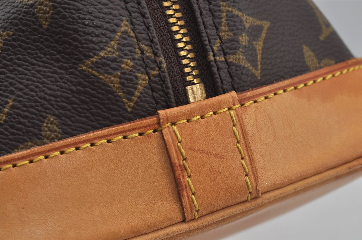 Authentic Louis Vuitton Monogram Alma Hand Bag Purse M51130 LV 6914J