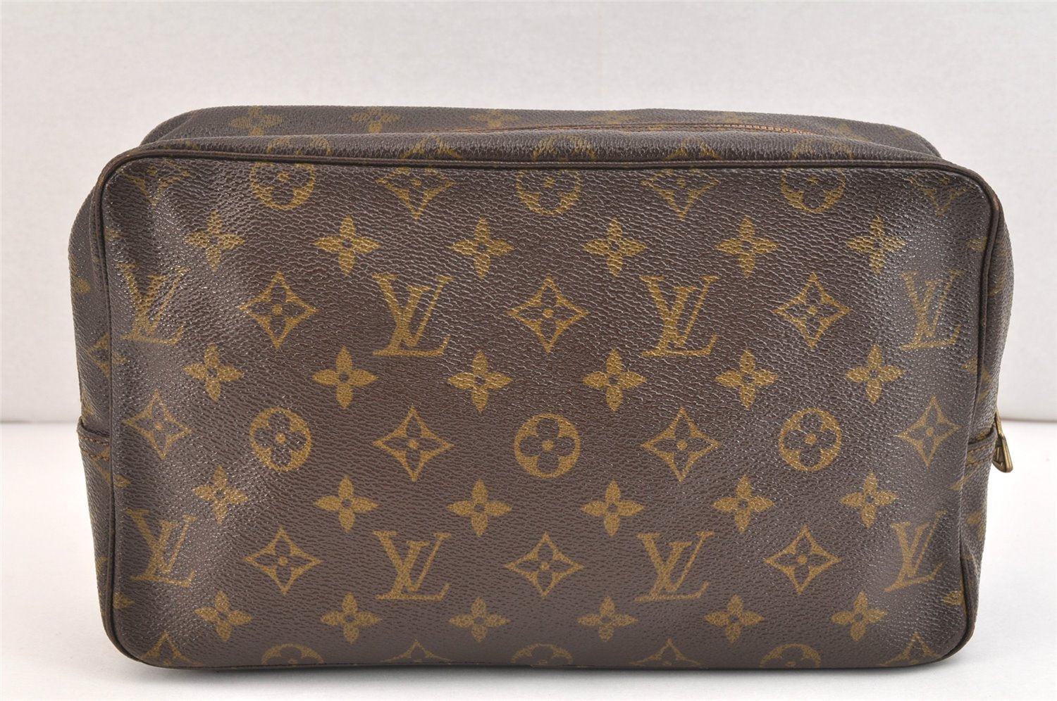 Auth Louis Vuitton Monogram Trousse Toilette 28 Clutch Hand Bag M47522 LV 6922K