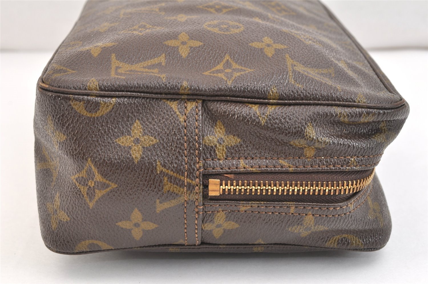 Auth Louis Vuitton Monogram Trousse Toilette 28 Clutch Hand Bag M47522 LV 6922K