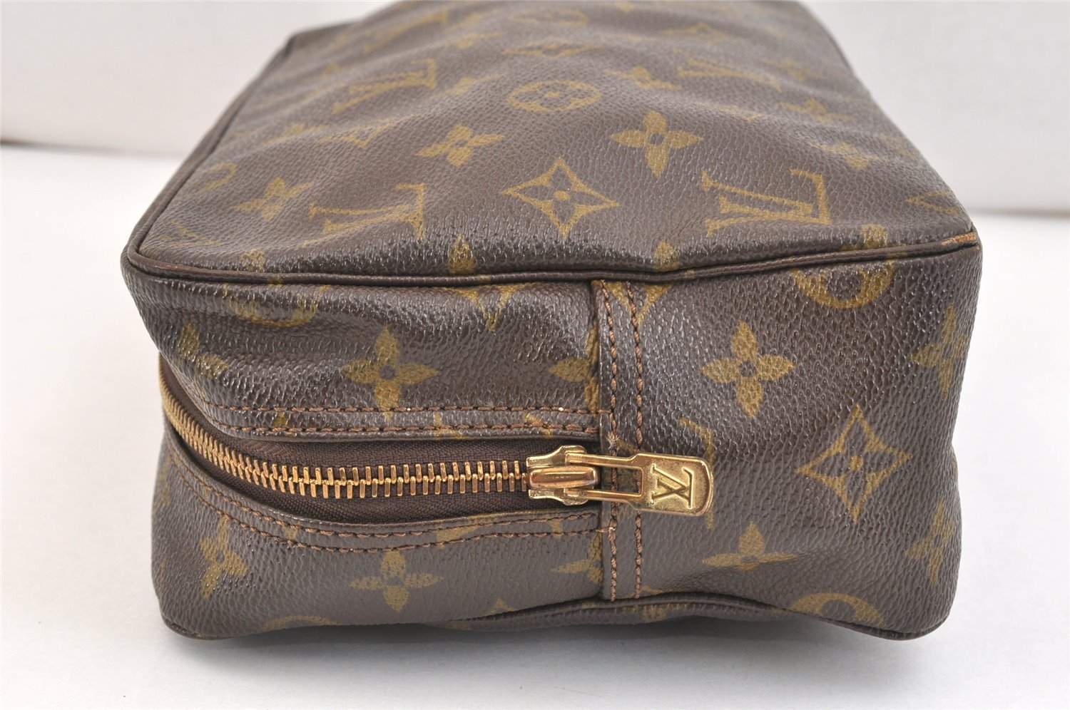 Auth Louis Vuitton Monogram Trousse Toilette 28 Clutch Hand Bag M47522 LV 6922K