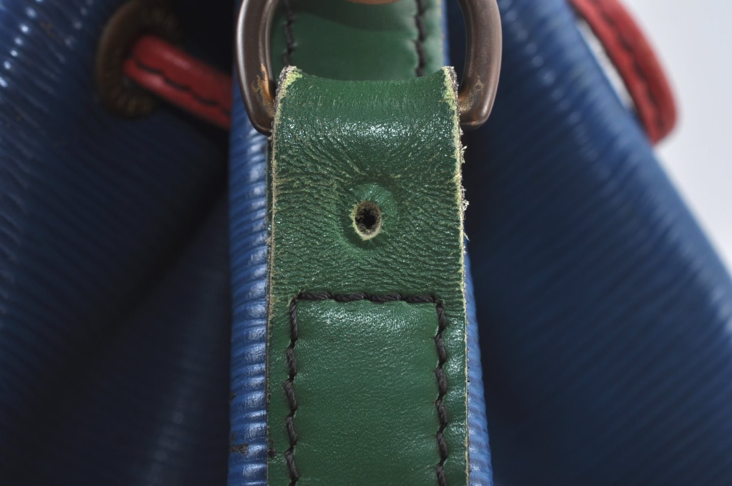 Auth Louis Vuitton Epi Noe Tricolor Blue Red Green Drawstring Bag Junk LV 6923H