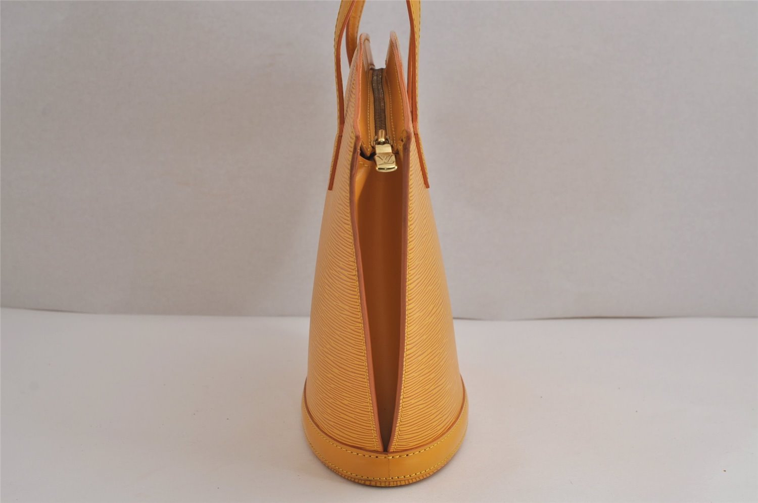 Authentic Louis Vuitton Epi Saint Jacques Hand Bag Yellow M52279 LV 6926J