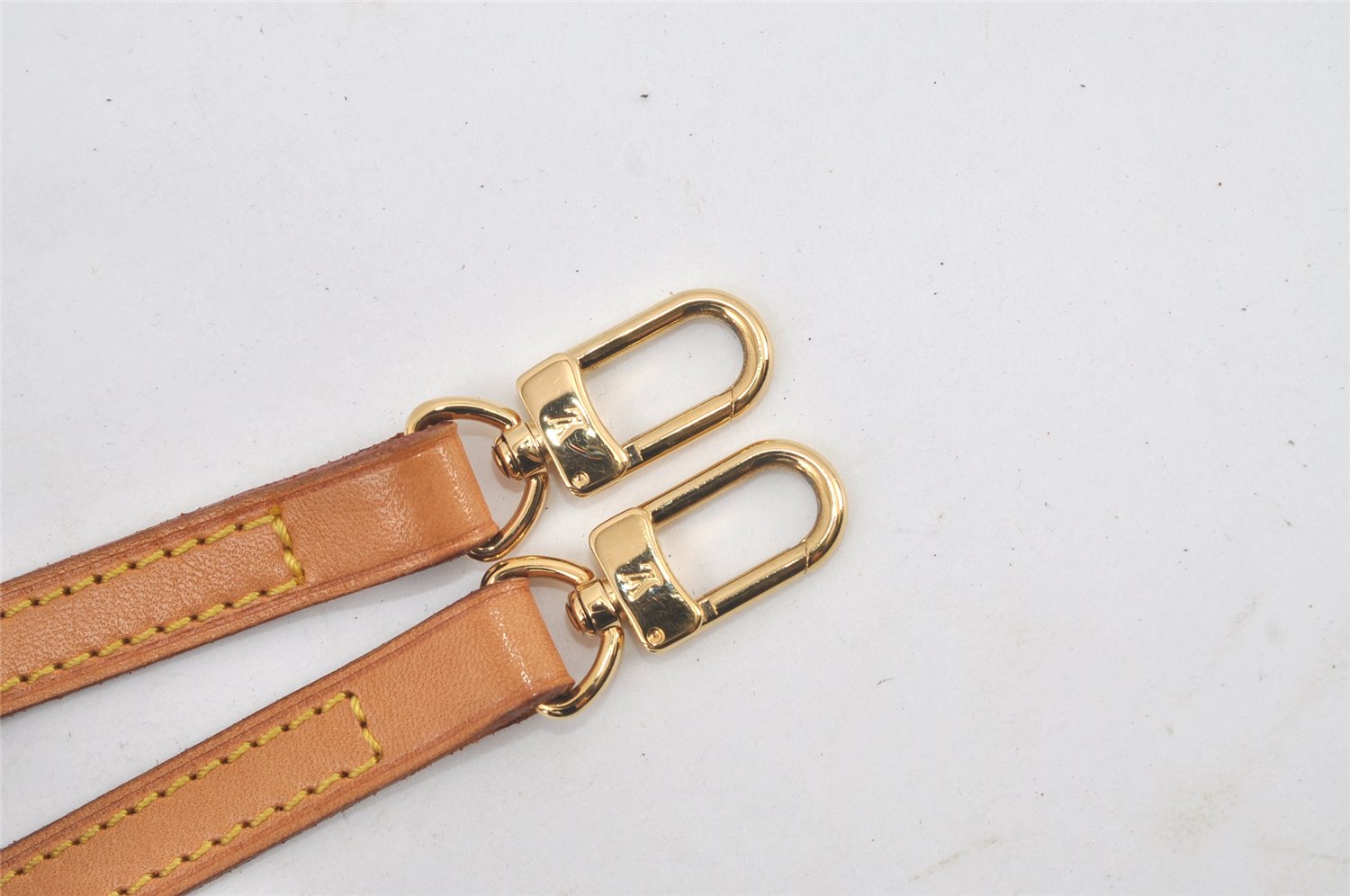 Authentic Louis Vuitton Leather Shoulder Strap Beige 45.7