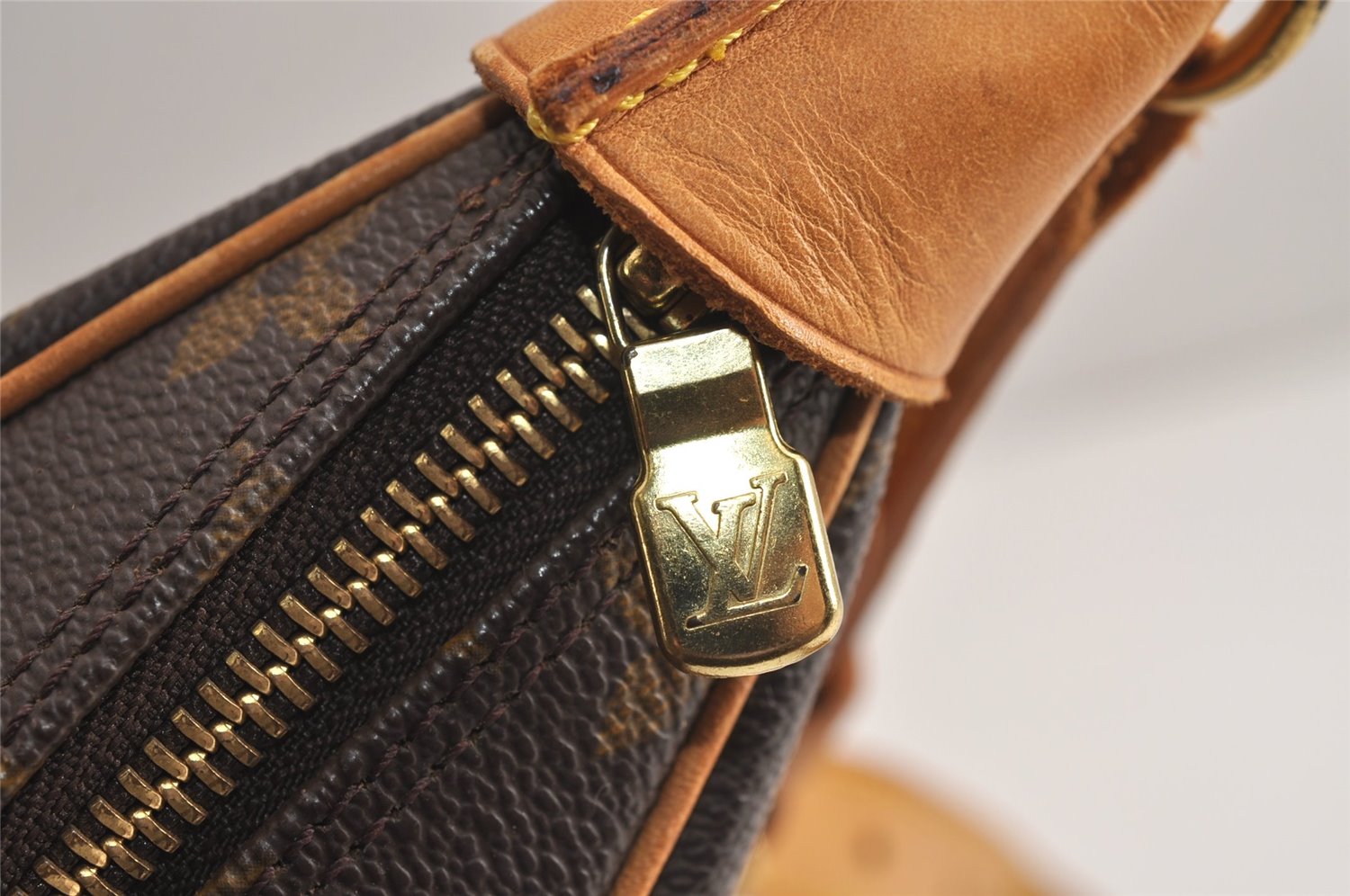 Authentic Louis Vuitton Monogram Boulogne 35 Shoulder Bag M51260 Junk 6931J