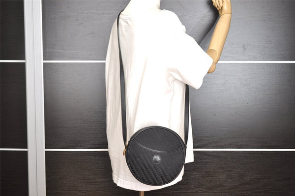 Authentic GUCCI Vintage Shoulder Cross Body Bag GG Canvas Leather Black 6960I